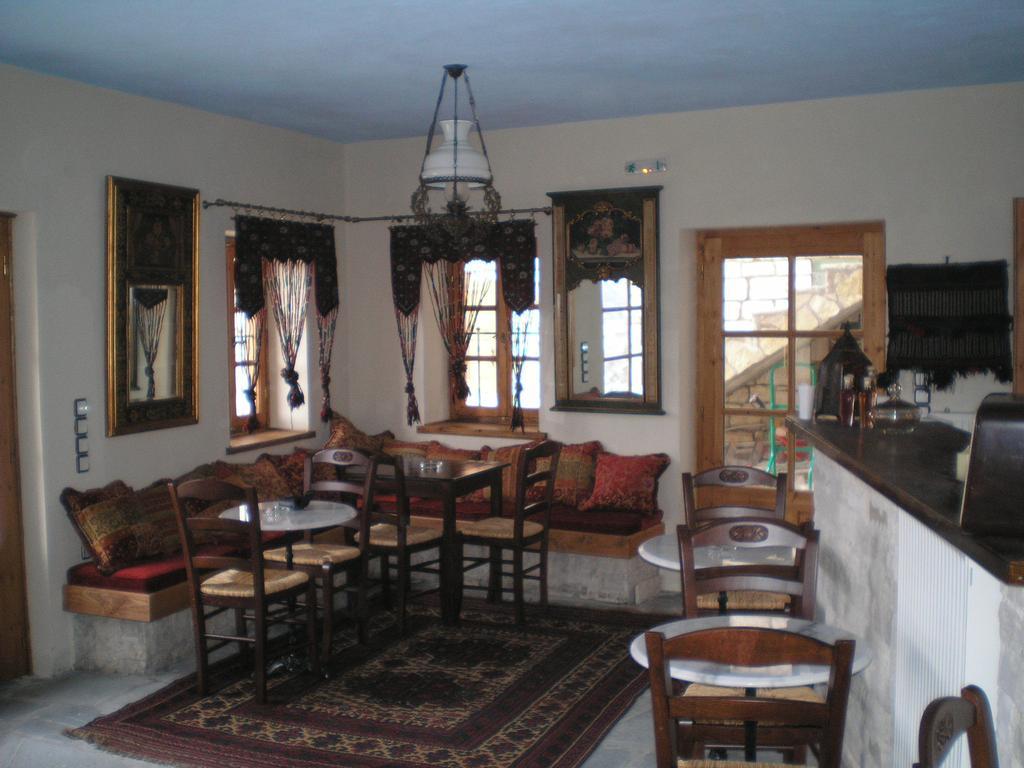 Petradi 1873 Hotel Kalarítai Buitenkant foto